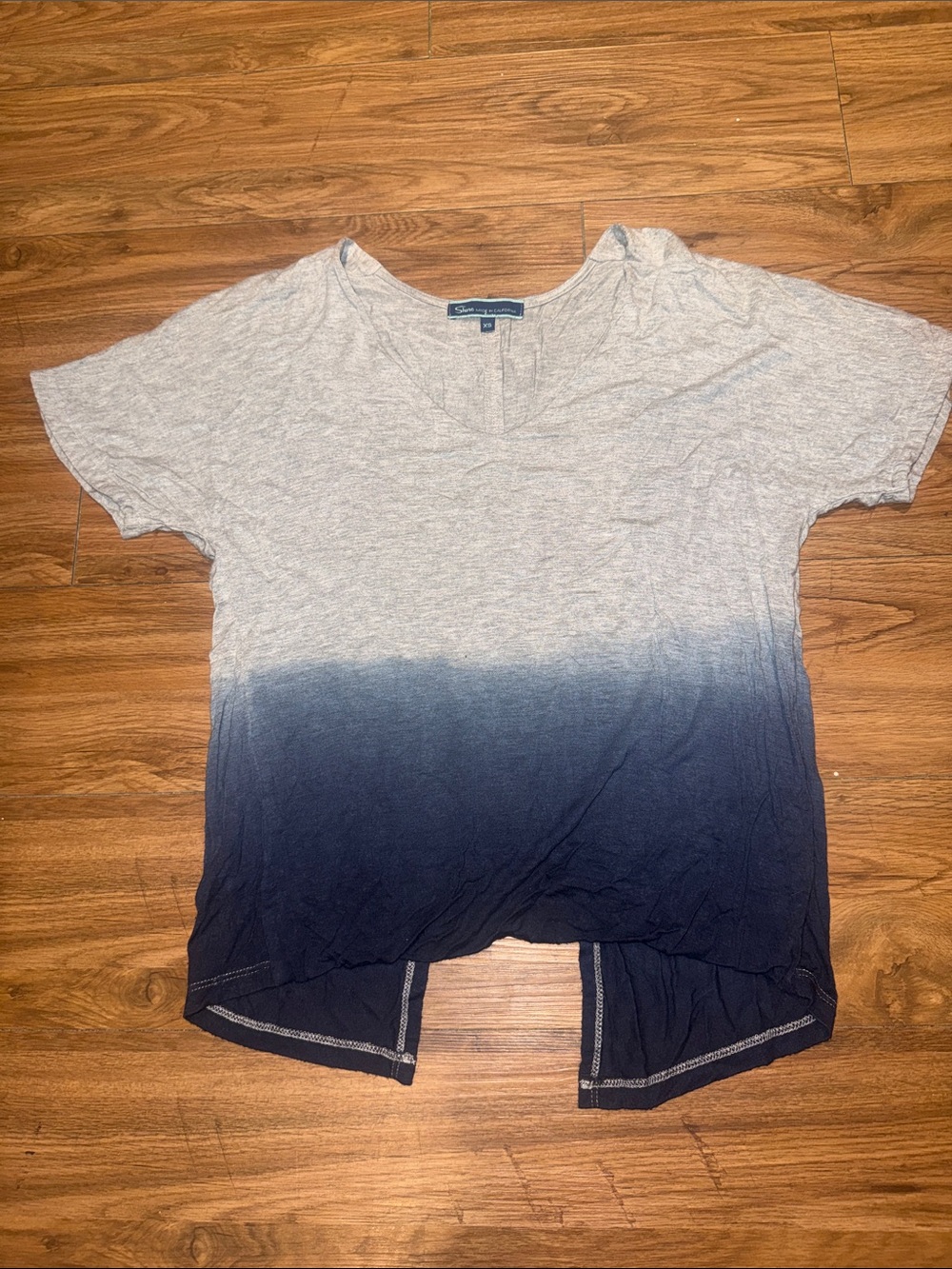 Shore Brand Ombre V-Neck Tee in Light Gray and Navy Blue